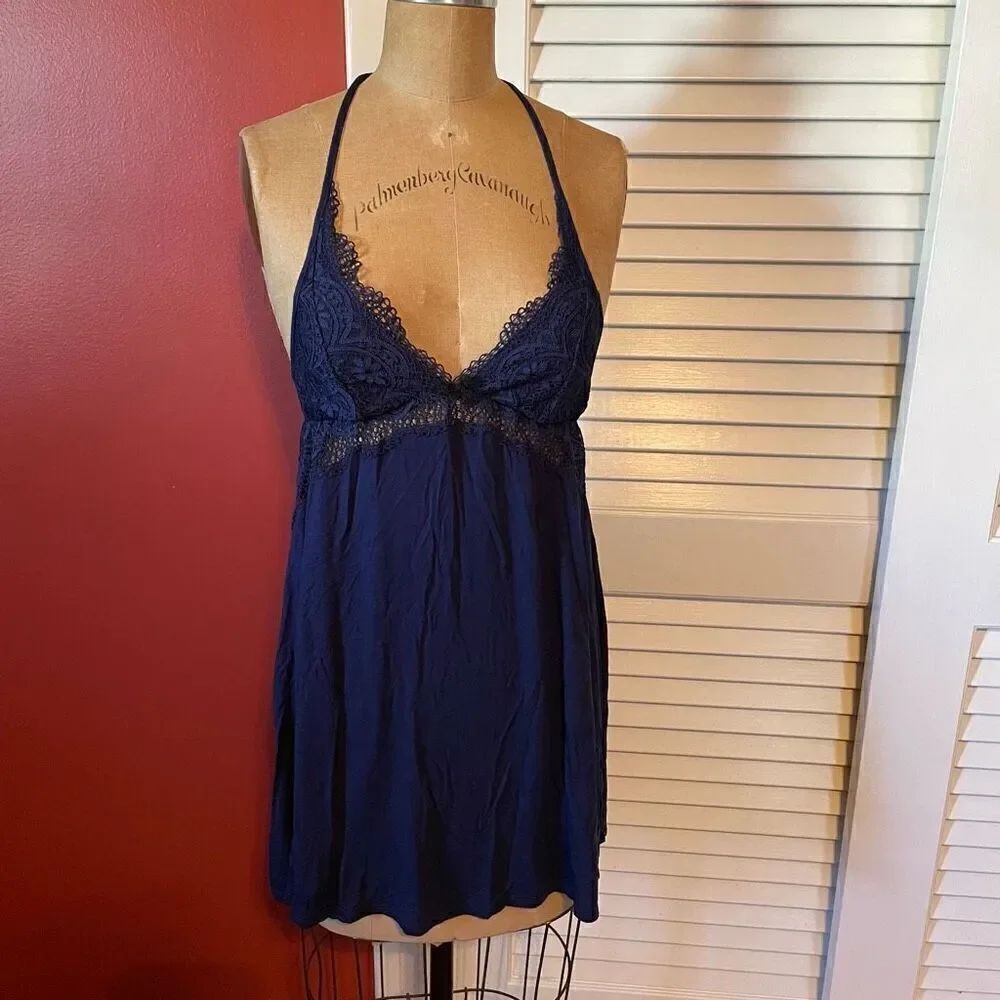 VICTORIA’S SECRET | blue camisole S